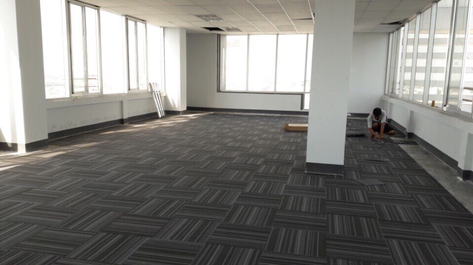 Mách bạn kinh nghiệm lót thảm văn phòng và vệ sinh